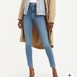 Levi’s Mile High Super Skinny